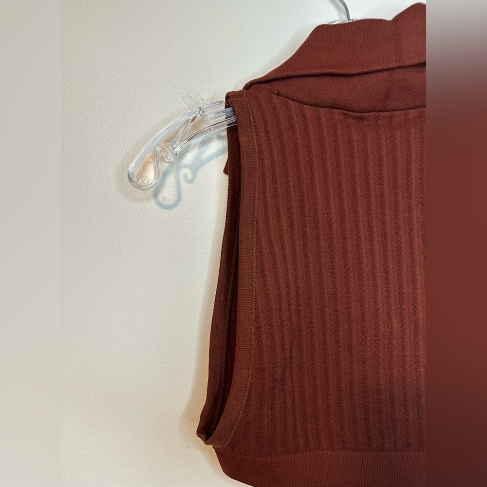 Urban Outfitters Out From Under Red Collared Ribbed Knit Crop Top M/L - Picture 4 of 7